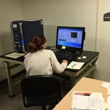 Scanning electron microscope